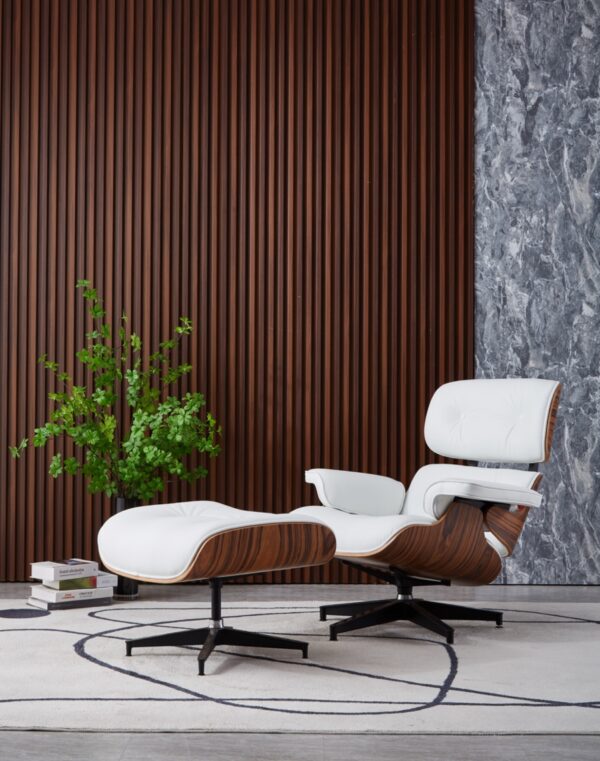 copie fauteuil lounge eames ottoman cuir blanc et bois de palissandre dans un salon