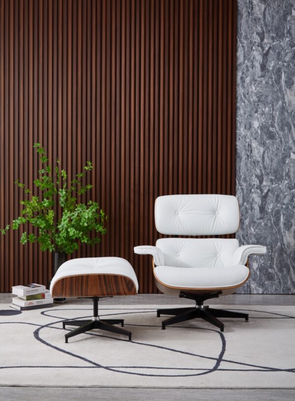 copie fauteuil lounge eames ottoman cuir blanc et bois de palissandre sur un tapis moderne