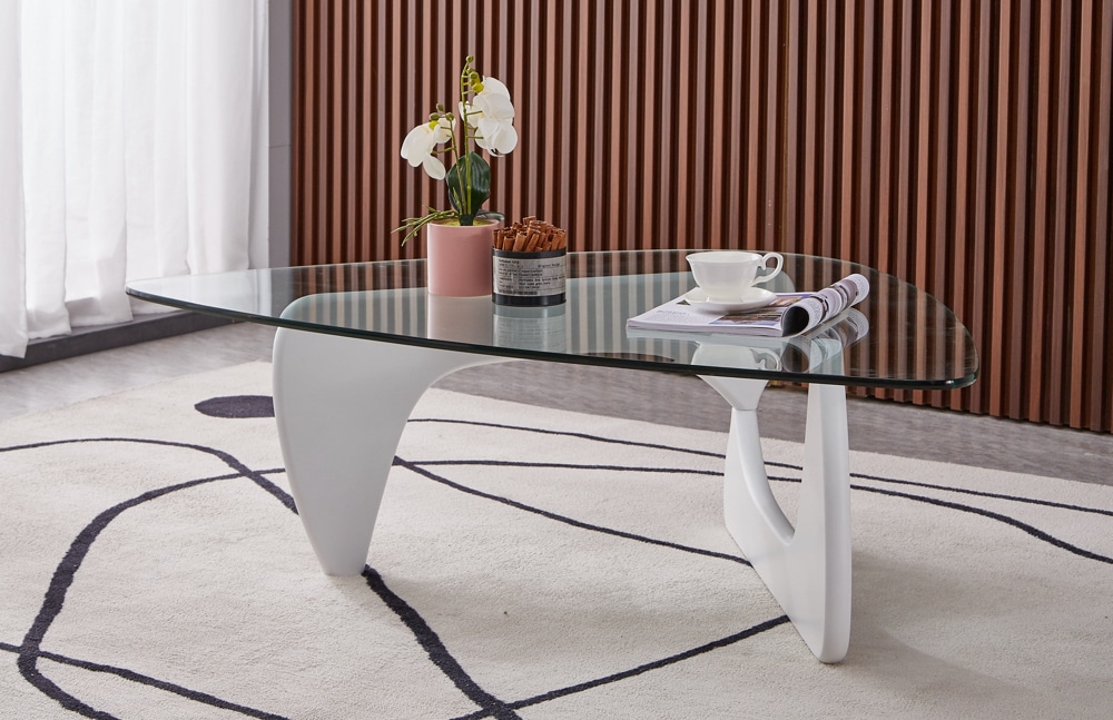 table noguchi dans salon bois frêne blanc en verre design moderne luxe design copie isamu noguchi