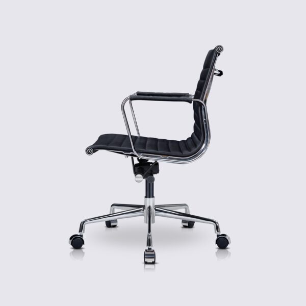 chaise de bureau ergonomique eames alu EA117 en cuir noir roulettes