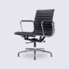 Bürostuhl Design Eames Alu EA117 in schwarzem Leder feste Basis