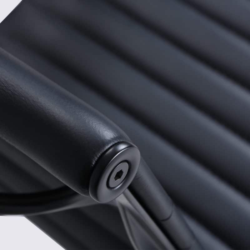chaise de bureau eames design cuir noir aluminium noir style ea117