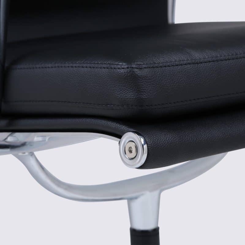 chaise de bureau base fixe eames soft pad ea208 en cuir noir