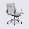 cadeira de escritório moderna eames almofada macia em pele branca com rodízios