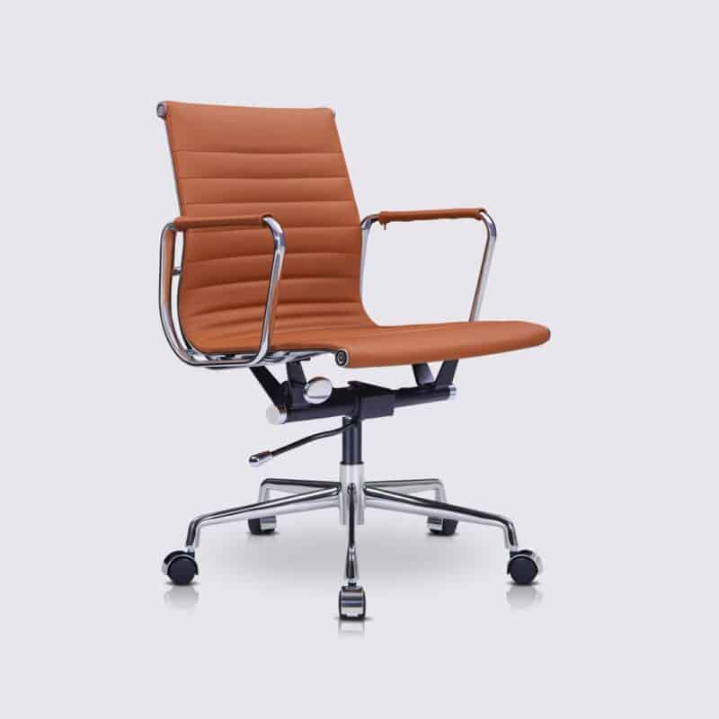 chaise de réunion design eames alu EA117 en cuir cognac marron
