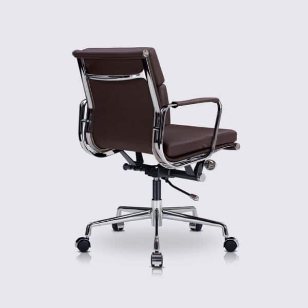 chaise de bureau style eams ergonomique design cuir marron foncé chocolat soft pad avec roulette