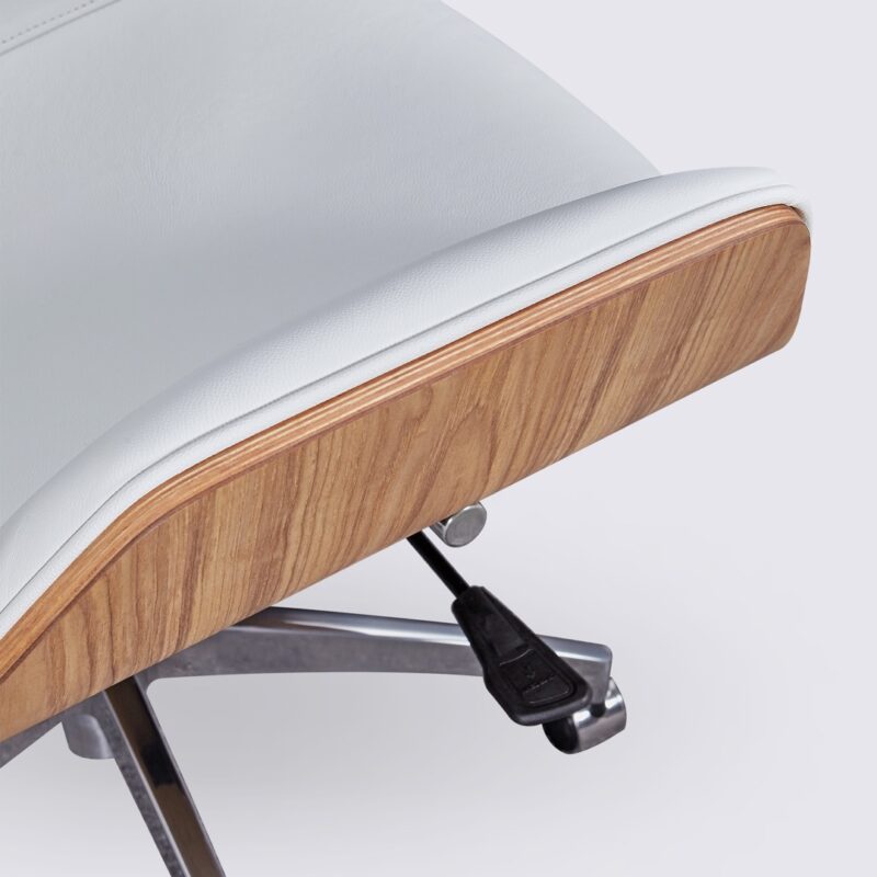 chaise de bureau ajustable style eames bois de frêne cuir blanc dossier haut et roulettes
