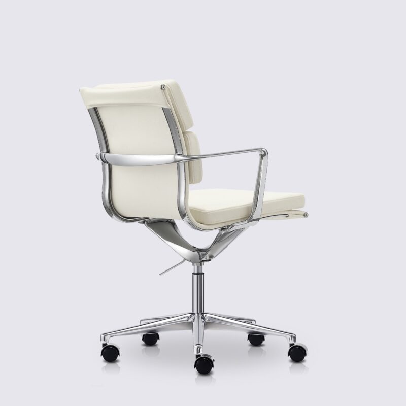 chaise de bureau design avec roulette et accoudoir en cuir blanc et aluminium chrome alberto premium