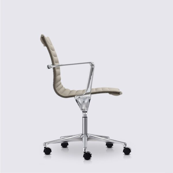 chaise de bureau haut de gamme avec roulette et accoudoir en cuir gris et aluminium poli livio premium
