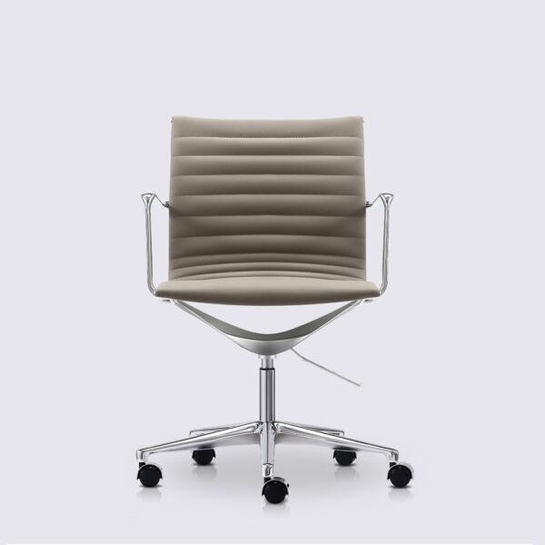 chaise de bureau moderne avec roulette et accoudoir en cuir gris et aluminium poli livio premium