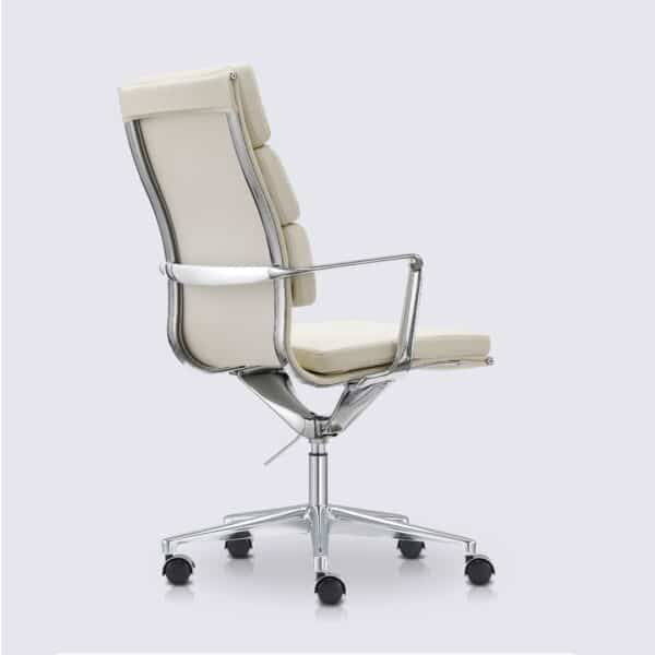 chaise de bureau moderne dossier haut avec roulette et accoudoir en cuir blanc et aluminium chrome alberto premium