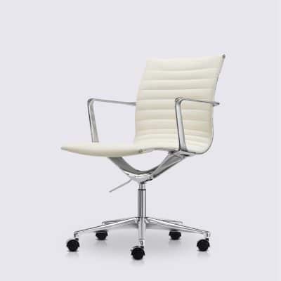 chaise de bureau eames alu ea117 haut de gamme avec roulette et accoudoir en cuir blanc et aluminium poli livio premium