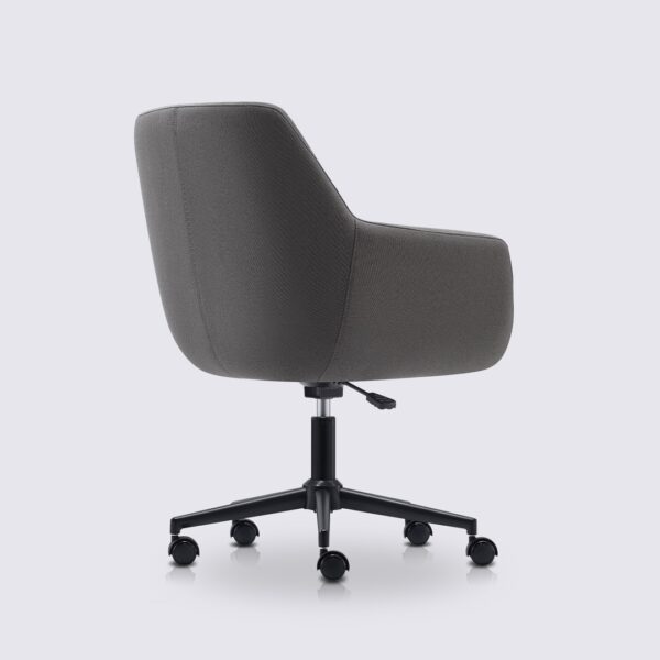 chaise de bureau design emma avec roulette et accoudoir en tissu linen gris foncé et base noir matte