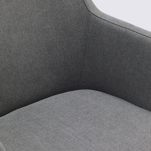 chaise de bureau ergonomique emma avec roulette et accoudoir en tissu linen gris foncé et base noir matte