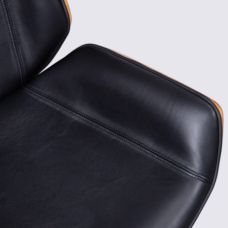 chaise de bureau design en cuir noir design eames bois de frêne dossier haut nordic