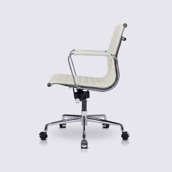 chaise de bureau réunion design eames alu EA117 en cuir blanc