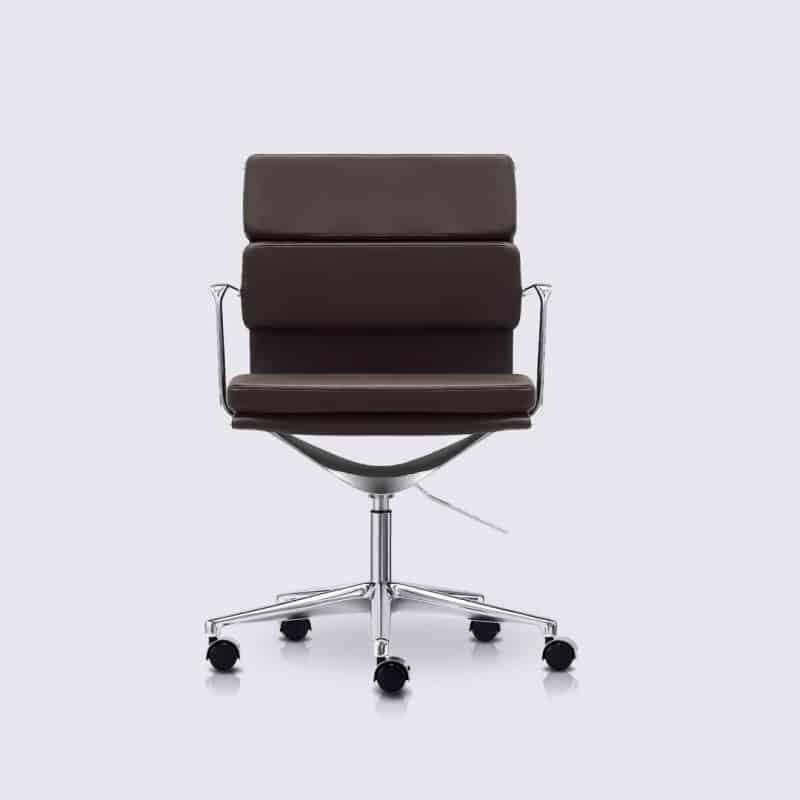 fauteuil de bureau eames soft pad ea217 cuir marron foncé roulettes et accoudoirs alberto premium