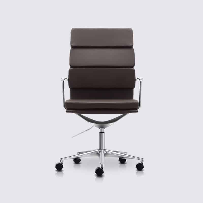 chaise de bureau style eames soft pad ea219 cuir marron foncé roulettes aluminium et accoudoirs alberto premium haute