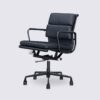 sedia da ufficio eams soft pad ea217 in pelle nera copia con rotelle base ergonomica in alluminio nero