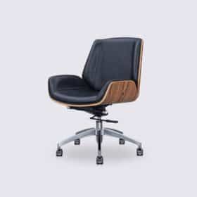 Chaise de bureau en cuir noir avec finitions en bois de palissandre et alu poli – Nordic