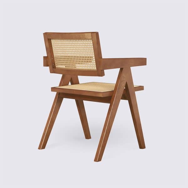 2 chaises chandigarh le corbusier en bois massif noyer rotin naturel