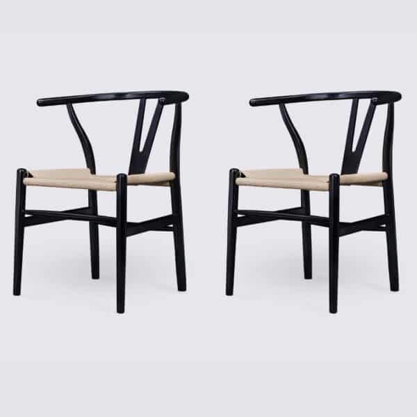 Conjunto de 2 cadeiras de jantar CH24 em freixo preto e rotim natural da Hans Wegner Carl Hansen