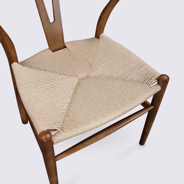 Set di 2 sedie a spina di pesce CH24 in noce e rattan naturale di Hans Wegner Carl Hansen