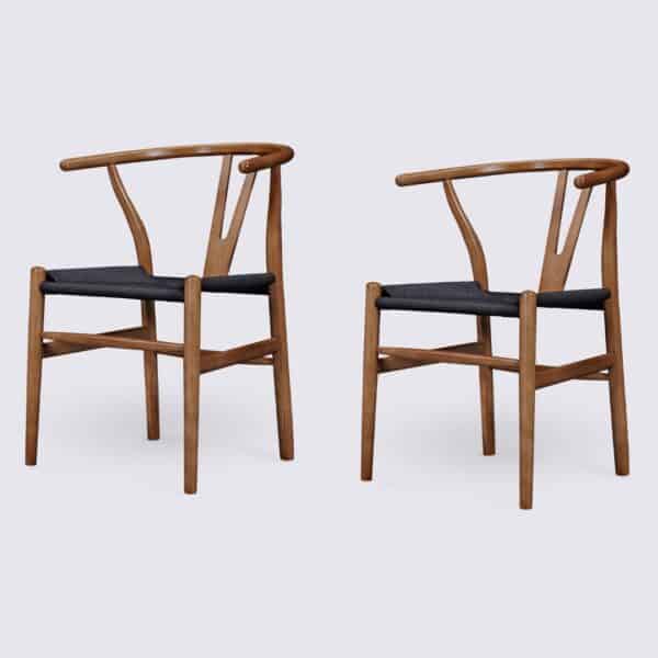 Satz von 2 Gabelbockstühlen aus Nussbaumholz und natürlichem Rattan schwarz CH24 Hans Wegner Carl Hansen