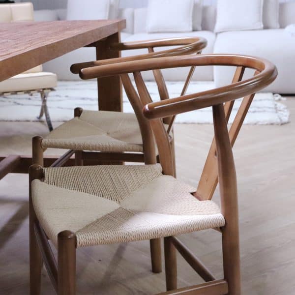chaise wishbone de salle à manger en bois massif  de noyer et rotin naturel CH24 Hans Wegner Carl Hansen