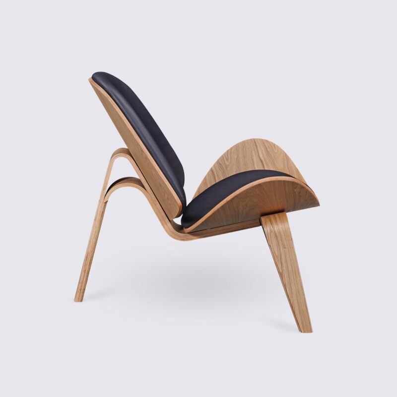 silla hans wegner shell ch07 en madera de fresno y cuero negro diseño trípode para el salónsilla hans wegner shell ch07 en madera de fresno y cuero negro diseño trípode para el salón