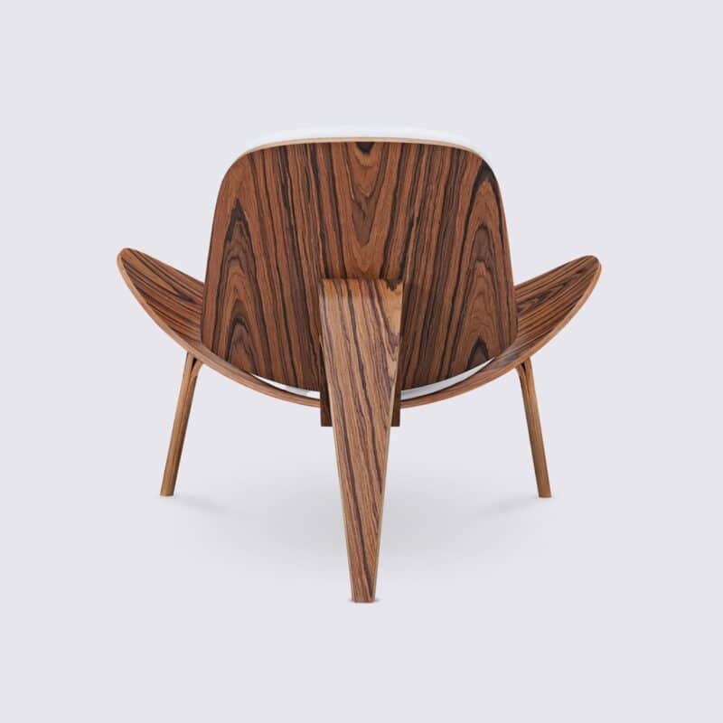 shell chair ch07 hans wegner palisanderholz und weißes leder dreibeiniges design für das Wohnzimmer