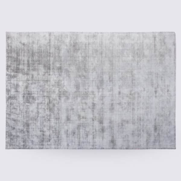 tapis uni moderne gris clair fait main en viscose grand format 300cm pour salon