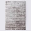 tapis uni moderne gris clair fait main manarola en viscose pour le salon 160cm 230cm
