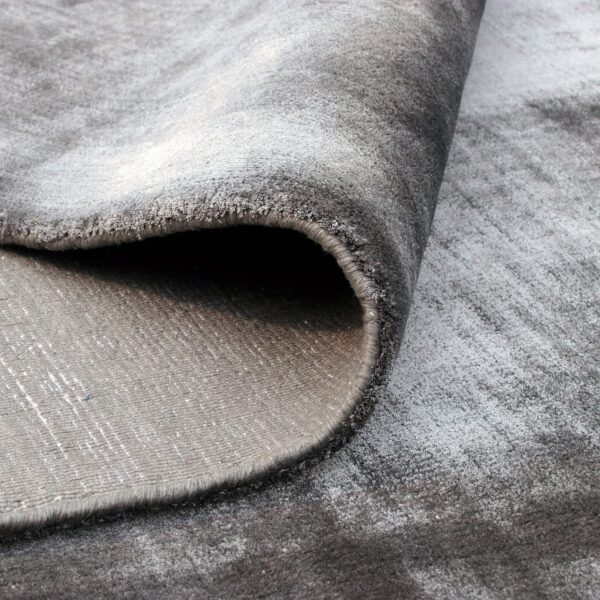 tapis moderne uni gris foncé grand fait main manarola viscose le salon 230cm