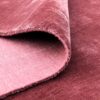 tapis moderne uni bordeaux grand fait main manarola en viscose pour le salon 160cm 230cm