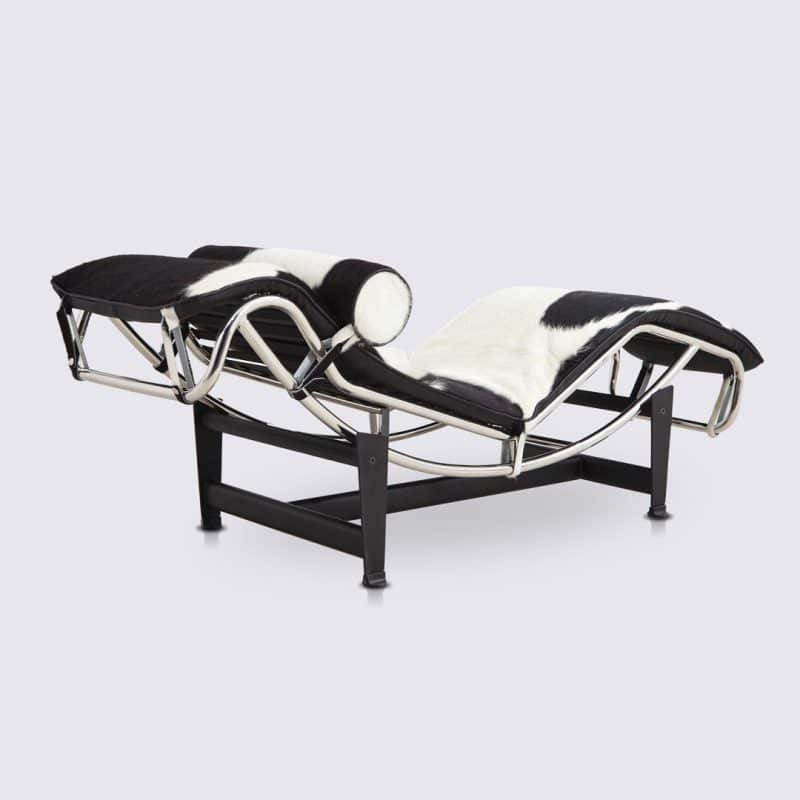 chaise longue Lc4 le corbusier charlotte perriand pony noir et blanc vrai cuir vachette peau tachetée réglable