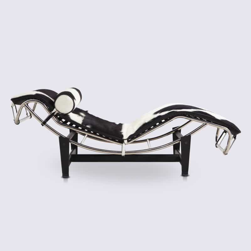 chaise longue Lc4 charlotte perriand pony noir et blanc vrai cuir vachette peau tachetée réglable