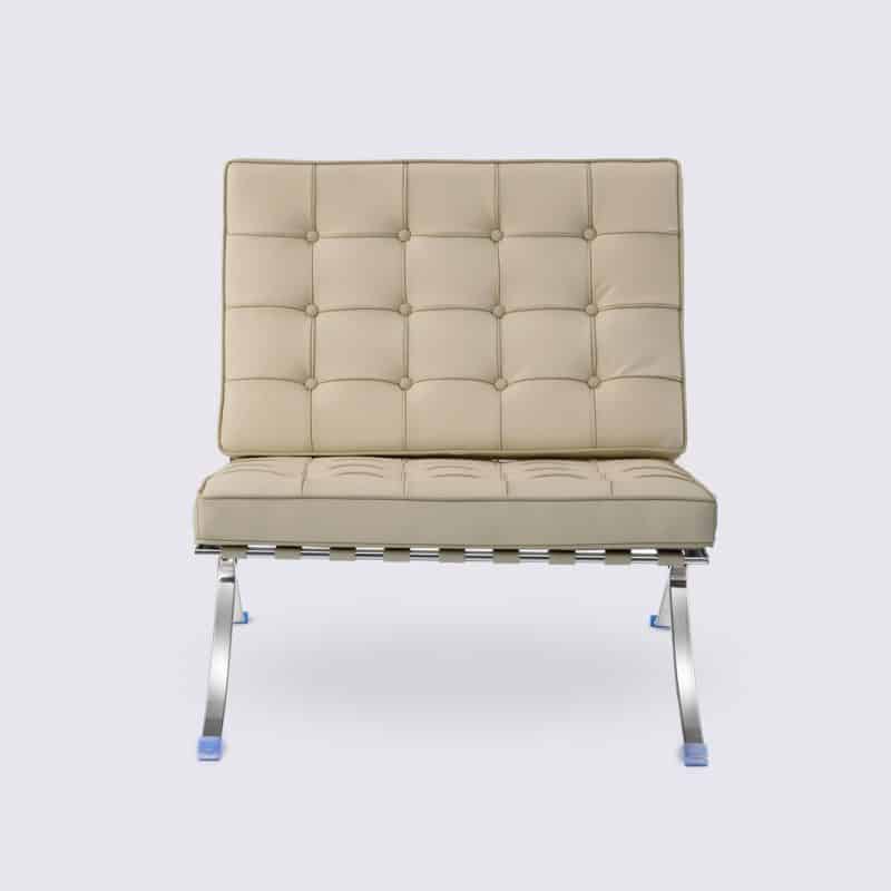 fauteuil barcelona replica couleur crème clair en cuir et acier inoxydable mie van der roes
