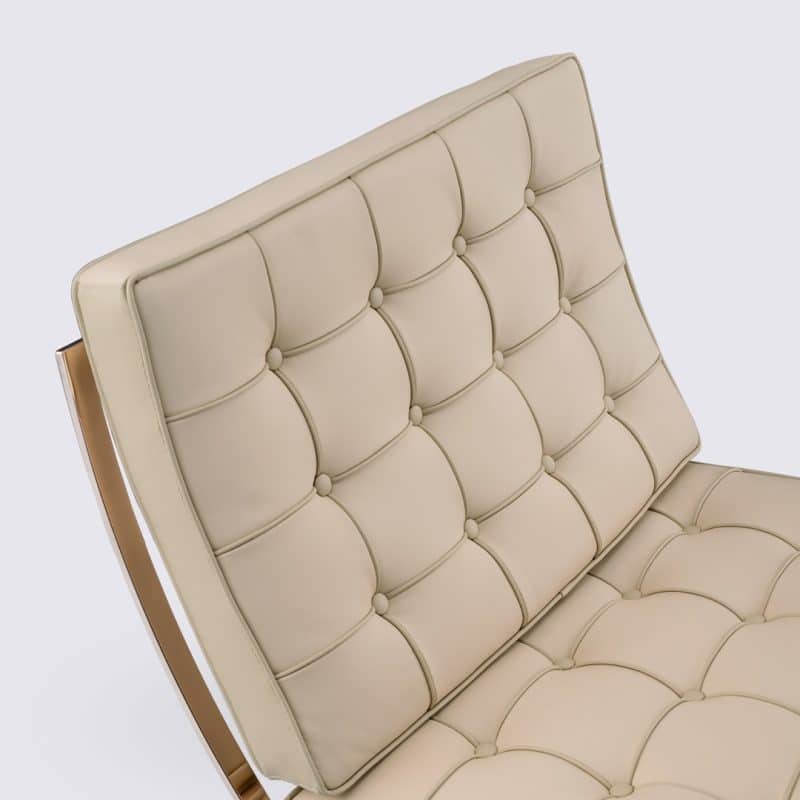fauteuil barcelona replique couleur crème clair en cuir et acier inoxydable mie van der roes