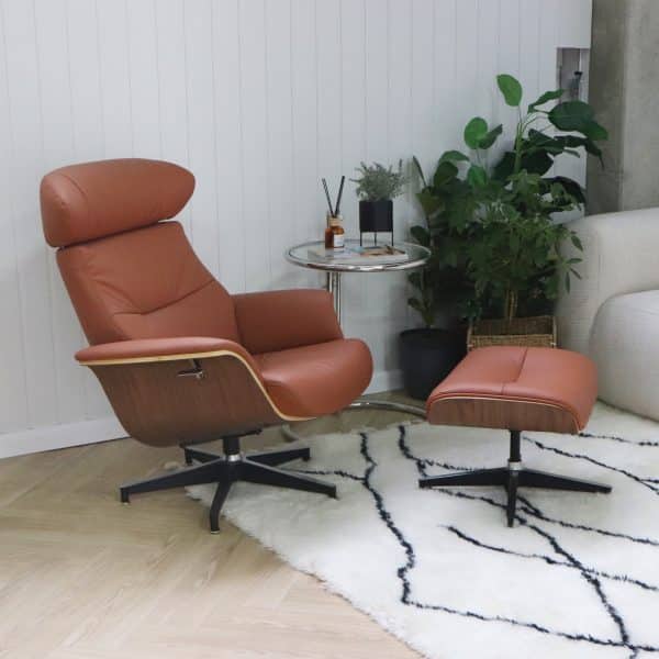 fauteuil lounge eames inclinable et ottoman en cuir cognac et bois de noyer relax ajustable modulable pour salon
