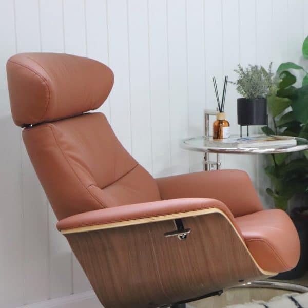 fauteuil lounge eames inclinable et ottoman en cuir cognac et bois de noyer relax ajustable modulable confortable